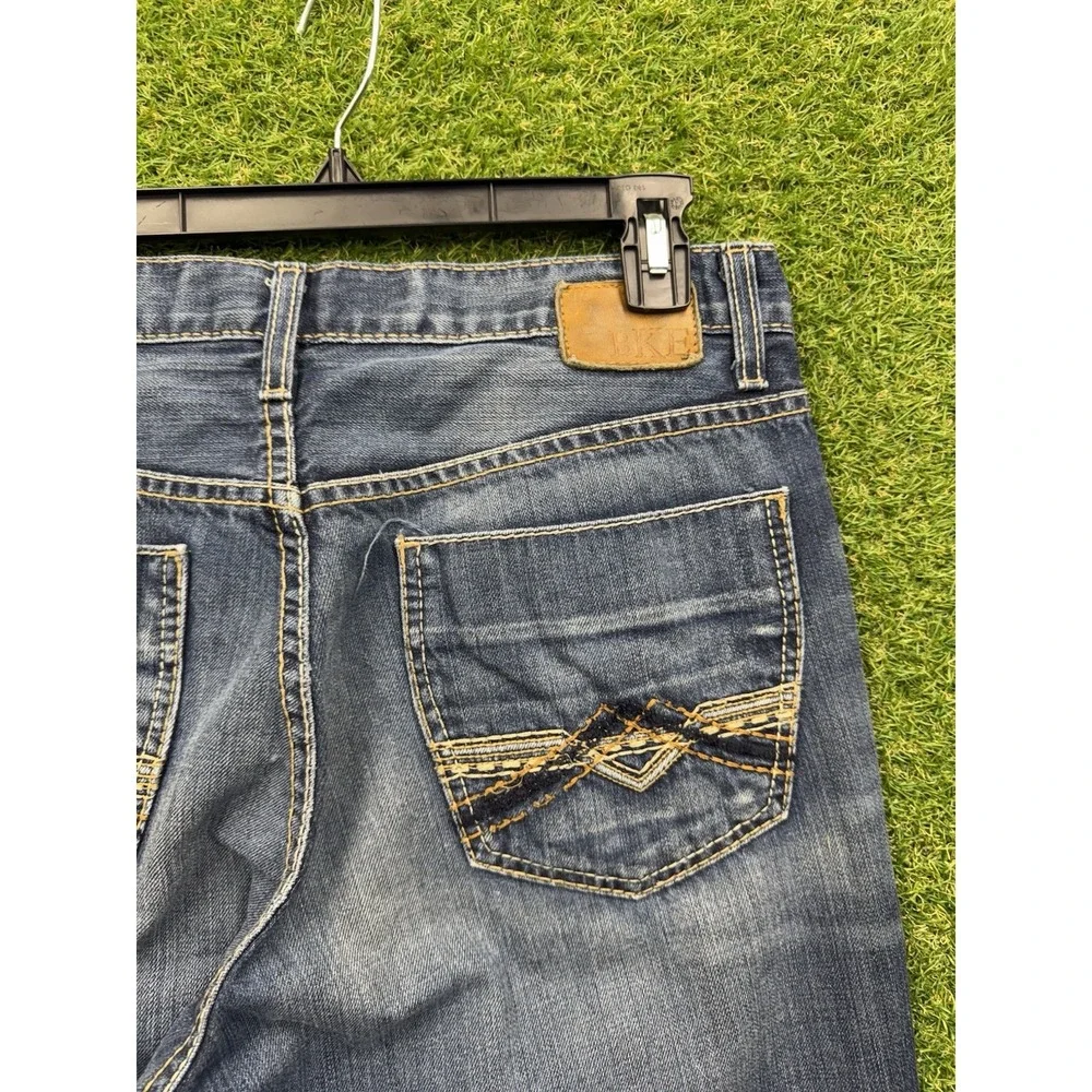 BKE Jeans Mens 33 33x28 Tyler Boot Leg Dark Wash Buckle Stretch Denim Y2K Casual